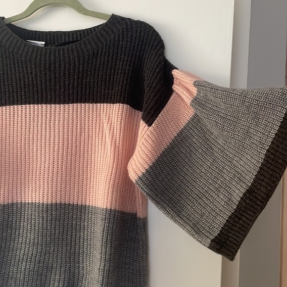 Cable & Guage Sweater top - Picture 2 of 4